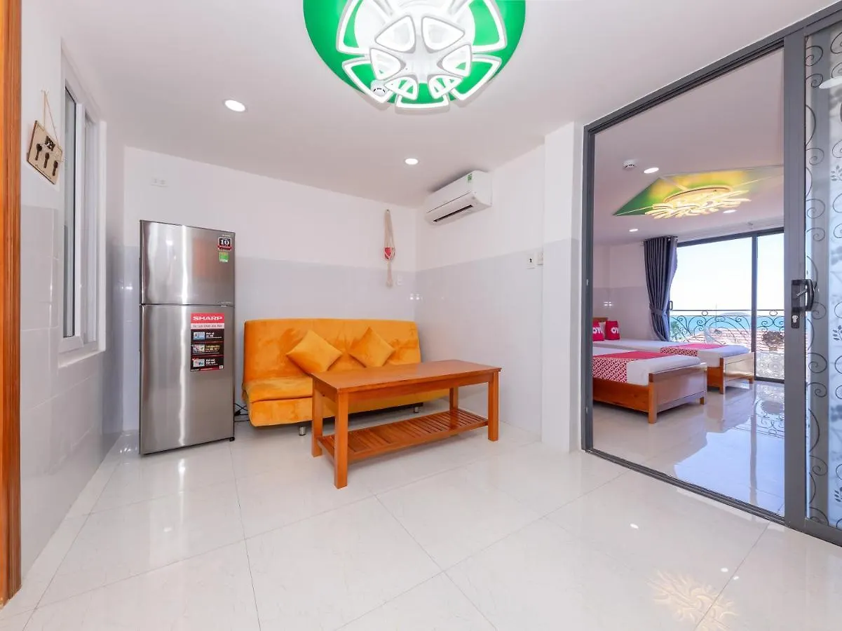 Oyo 1028 Flower House Apartment Nha Trang Hotel
