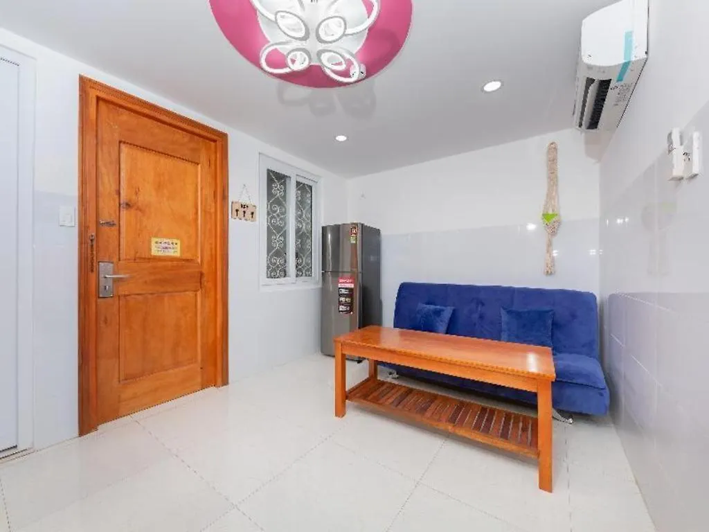 Oyo 1028 Flower House Apartment Nha Trang Hotel
