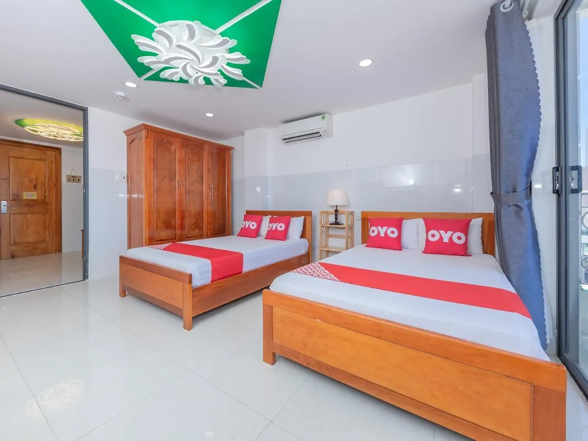 Oyo 1028 Flower House Apartment Nha Trang Hotel