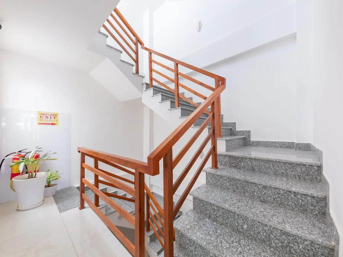Hotel Oyo 1028 Flower House Apartment Nha Trang