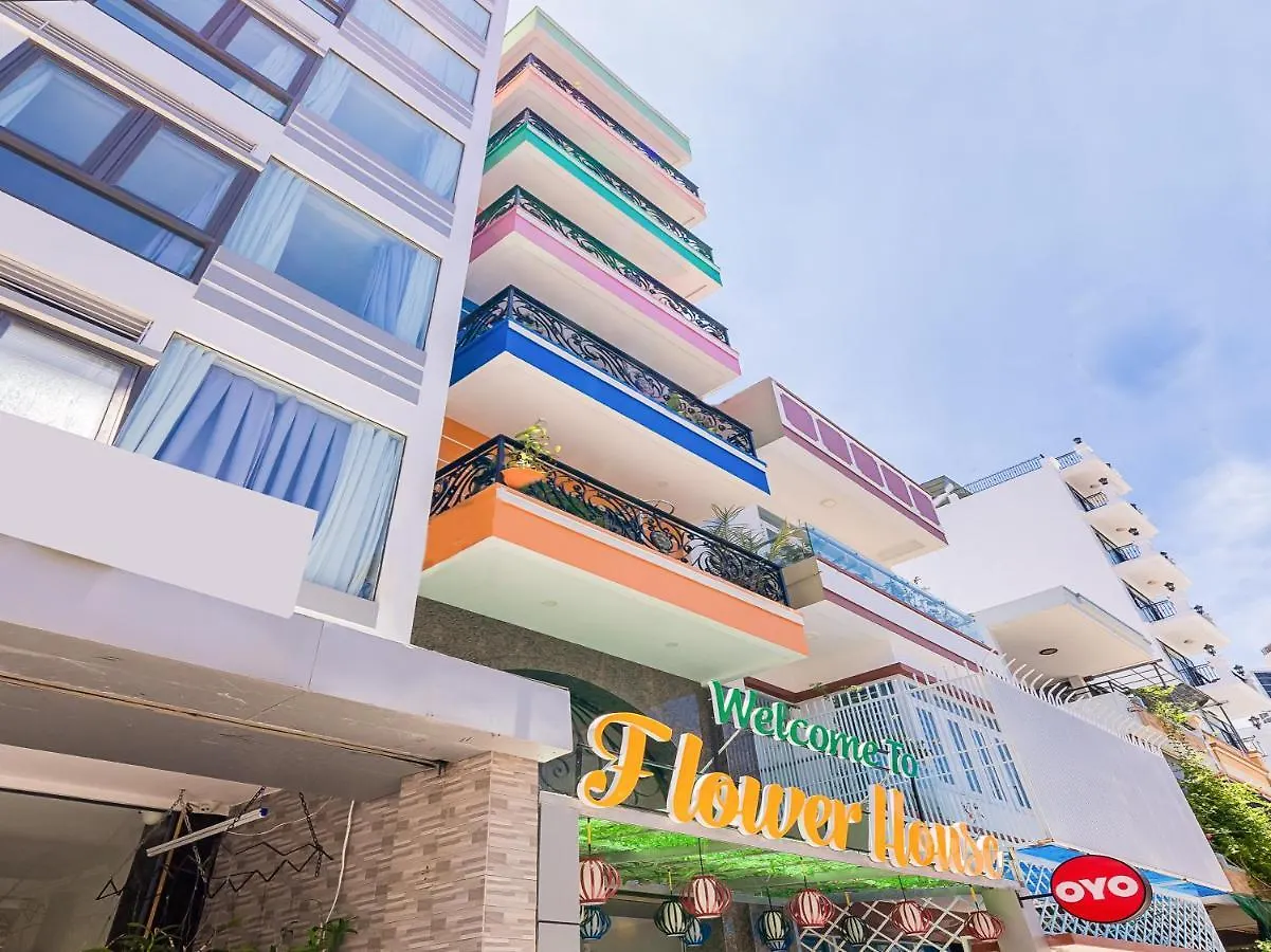 Oyo 1028 Flower House Apartment Nha Trang