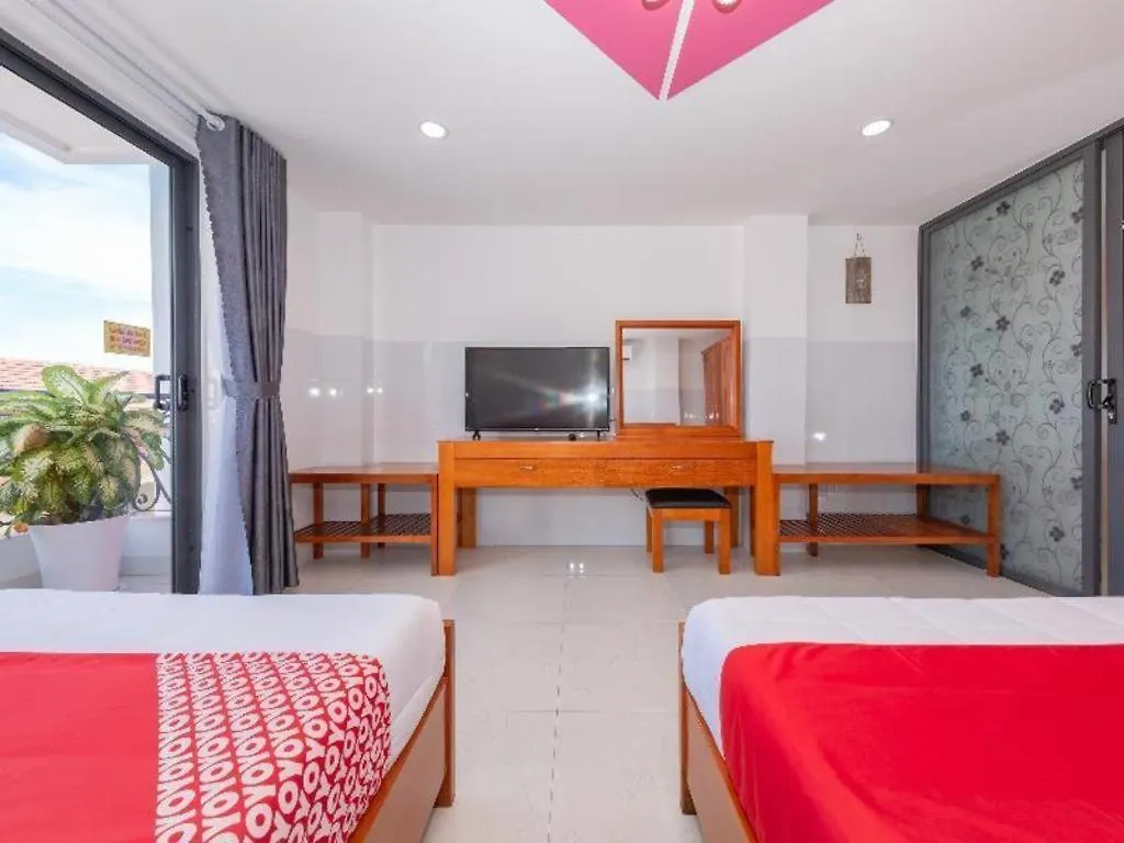 Oyo 1028 Flower House Apartment Nha Trang 2*,  Vietnam